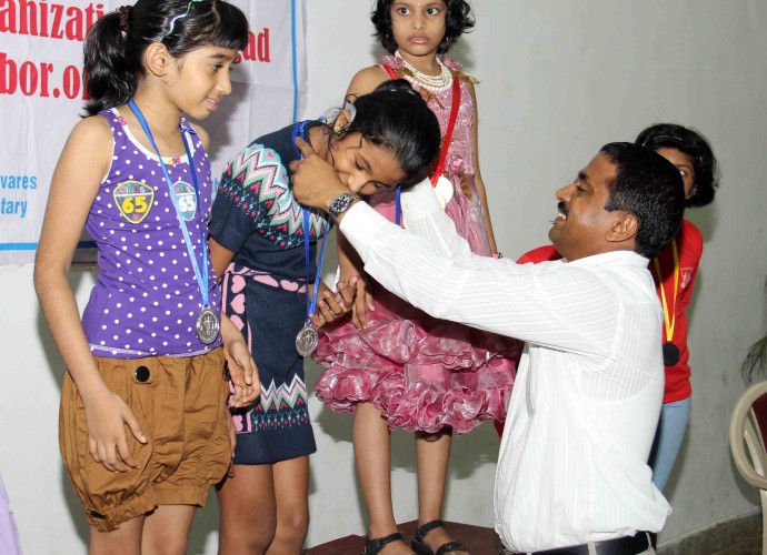 Shri.Prashant Thakur Giving Medals To Winners of Junior Badminton Competition. 1