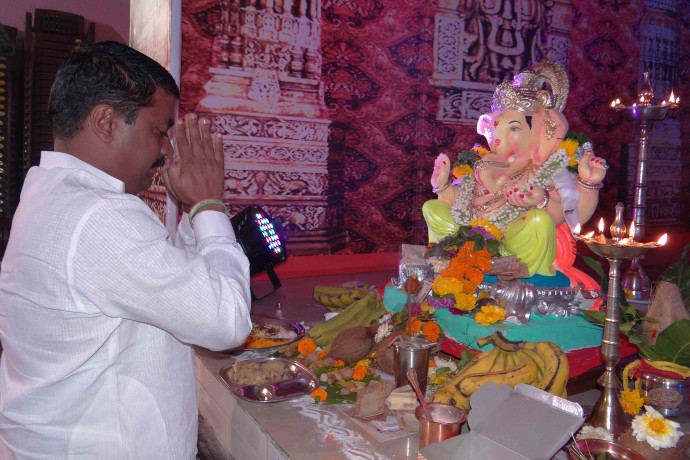 MLA Prashant Thakur : Seeking blessings of Lord Ganesha. 1