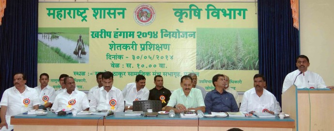 MLA Prashant Thakur speaking at knowledge camp organised by agriculture department of maharashtra . 1