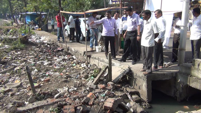 <!--:en-->Young Indian politician Prashant Thakur oversees the ‘Swacchta Abhiyaan’ mission being carried out in Panvel Nagar Parishad<!--:--><!--:hi-->पनवेल नगर पालिकेच्या '' भारत स्वच्छता अभियान '' ची पाहणी <!--:--> 1