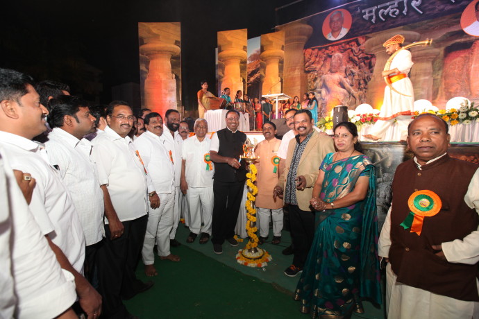 <!--:en-->Malhar Mahotsav 2015 Inauguration by State energy minister Chandrashekhar Bawankule<!--:--><!--:hi-->मल्हार महोत्सव २०१५ चा उद्घाटन सोहळा माननीय ऊर्जामंत्री चंद्रशेखर बावनकुळे यांच्या हस्ते करण्यात आला.<!--:--> 1