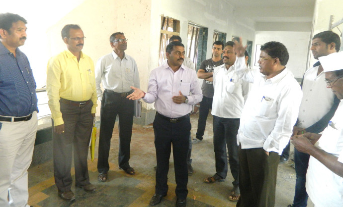<!--:en-->MLA Prashant Thakur: watching the construction of the court building in Panvel<!--:--><!--:hi-->आमदार प्रशांत ठाकूर : पनवेल मधील नायालायाची इमारतीचे बांधकाम पाहताना <!--:-->