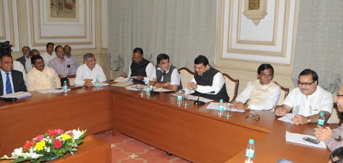 [:en]Took a review meeting along with Hon. Chief Minister devendra ji fadnavis & Hon'ble Union Minister Nitin Gadkari yesterday and gave necessary instructions to the officers for all projects of JNPT & Mumbai Port Trust.[:hi]मा. मुख्यमंत्री देवेन्द्रजि फडणवीस व केंद्रीय परिवहन मंत्री नितीनजी गडकरी यांच्यासोबत काल बैठक झाली. जेएनपीटी आणि मुंबई पोर्ट ट्रस्टच्या सर्व प्रकल्पांचा आढावा घेतला.[:]
