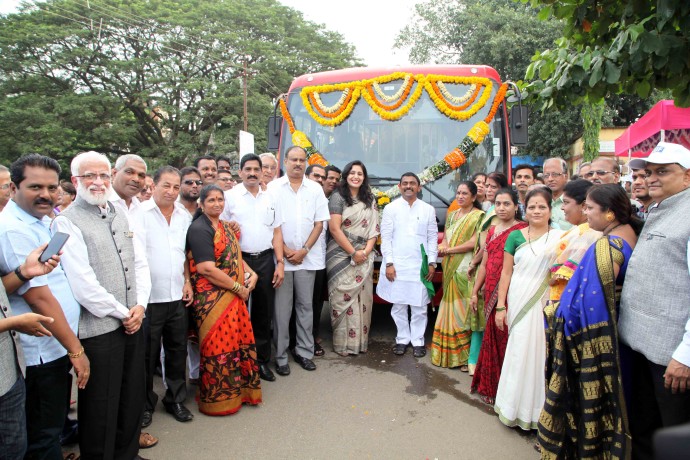 [:en]Panvel Municipal Council and Navi Mumbai Municipal jointly Panvel City bus service started Hon. MLA Prashant Thakur was inaugurated.[:hi]पनवेल नगरपरिषद व नवी मुंबई महानगर पालिका यांच्या संयुक्त विद्यमाने पनवेल शहरात सुरु होत असलेल्या बस सेवेचे उद्घाटन आज पनवेलचे कार्यसम्राट आमदार मा. प्रशांत ठाकूर यांच्या हस्ते करण्यात आले .[:] 1