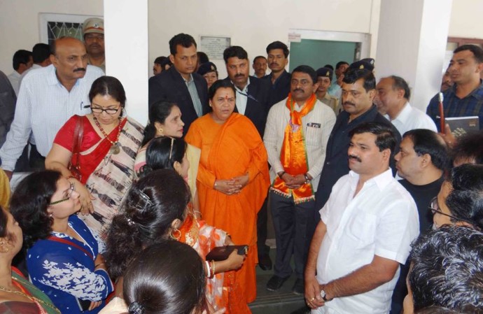 [:en]MLA Shri.Prashant Thakur along with the BJP Committee members heartly welcome to Smt.Uma Bharti Central Cabinet Minister (Water Resources, River Development and Ganga Rejuvenation) on this Occasion Uma Bharti congratulated MLA Shri.Prashant Thakur as a president BJP Raigad District & given best wishes to develop BJP in Raigad District.[:hi]केंद्रीय जल संपदा, नदी विकास व गंगा पुर्नजीवन मंत्री ‪#‎उमा‬ भारती यांनी आज पनवेलला सदिच्छा भेट दिली.यावेली "भाजपाचे रायगड जिल्हाध्यक्ष आमदार ‪#‎प्रशांत‬ ठाकूर" यांच्यासह पदाधिकारी व कार्यकर्त्यांनी त्यांचे जल्लोषात स्वागत केले. यावेली बोलताना नामदार उमा भारती यांनी आमदार प्रशांत ठाकूर यांची रायगड जिल्हा भाजपाच्या अध्यक्षपदी निवड झाल्याबद्दल ‘प्रशांतला माझ्याकडून अनेक शुभेच्छा’ असे म्हणताच ते पक्ष संघटना अधिकाधिक मजबूत करतील अशा शब्दात आपला विश्वास व्यक्त केला.[:]
