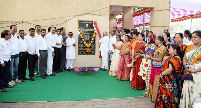 [:en]MLA Shri.Prashant Thakur laid the foundation stone & ground breaking of Municipal Administration building $ Koleshwar Primary School building inaugurated the name place of former chief minister late Shri.Vilasrao Deshmukh whose have given to business complex in Panvel.[:hi]आमदार प्रशांत ठाकूर यांच्या विकासकामांचा भूमिपूजन आणि नामकरण सोहळा पनवेल नगरपालिकेच्या वाढीव प्रशासकीय इमारतीचे व कोळेश्वर विद्यामंदिर प्राथमिक मराठी शाळेचे इमारतीचे भूमिपूजन आणि दिवंगत केंद्रीयमंत्री ‪‎विलासराव‬ देशमुख व्यापारी संकुलाचे नामकरण लोकनेते ‎रामशेठ‬ ठाकूर यांच्या हस्ते आणि आमदार ‎प्रशांत‬ ठाकूर यांच्या अध्यक्षतेखाली करण्यात आले .[:]