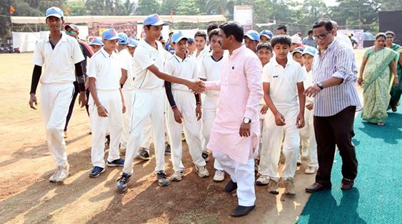 [:en]MLA Panvel Mr. Prashant Thakur inaugurated ‘ Society Premier League ‘ a day & night Cricket Competition at Panvel Sponsored by TIPL & Society Cricket Club Panvel[:hi]पनवेल येथील सोसायटी क्रिकेट क्लबच्यावतीने आणि ठाकूर इन्फ्राप्रोजेक्ट प्रायव्हेट लिमिटेड यांच्या सौजन्याने शहरातील एमसीसीएच सोसायटी मैदानावर आयोजित करण्यात आलेल्या ''लेदर बॉल टि¹10 '' दिवस¹रात्र क्रिकेट स्पर्धा अर्थात ‘सोसायटी प्रिमिअर लीग’ चे उदघाटन आमदार प्रशांत ठाकूर यांच्या हस्ते मोठया उत्साहात करण्यात आले. पनवेल परिसरात प्रतिभावंत क्रिकेटपटूंची संख्या दिवसेंदिवस वाढत असून याची दखल घेत मुंबर्इ क्रिकेट असोसिएशनकडून पनवेलमधील खेळाडूंना प्रोत्साहन देण्याचे काम व्हावे असे प्रतिपादन भारतीय जनता पार्टीचे रायगड जिल्हाध्यक्ष आमदार प्रशांत ठाकूर यांनी आज येथे केले .[:] 1