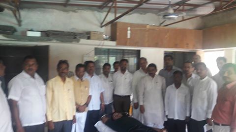 [:en] Visit to The Bolld Donetion Camp At. bhalnaka organised by janadhar patsanstha bhalnaka in the memory of of death anniversary Late.Shri. Prakash Kathe , Member as Maharashtra bjp Working Committee & Founder Janadhar Patsanstha [:hi]महाराष्ट्र प्रदेश भाजपा कार्यकारणी सदस्य, रायगड जिल्हा भाजपा अध्यक्ष व जनाधार पतसंस्था संस्थापक स्व. प्रकाश काठे यांना त्यांच्या स्म्रुती दिनानिमित्त भालनाका येथे रक्तदान शिबिर आयोजित करण्यात आले होते . या शिबिरास भेट दिली [:]