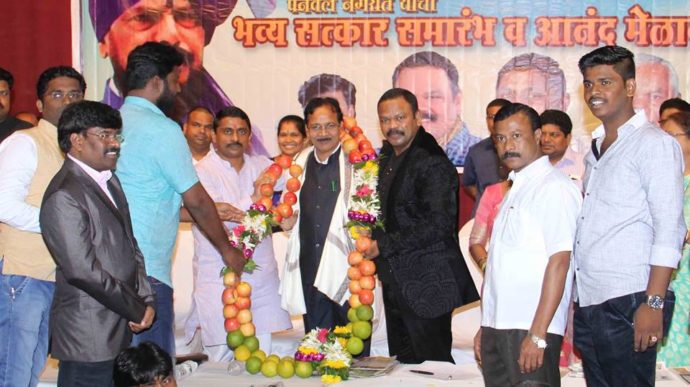 [:en]RPI(Athavale Gut) organised Anand Melawa of Party workers and felicitatation programme of Sh. Ramdas ji Athavle Hon. Central Min. for Social Justice at Phadke Natyagriha Panvel. Sh. Rajkumar Badole Hon Min Social Jistice,Sh.M. Jankar Hon.Min. Dairy Fevl. Maharashtra,Loknete Ramsheth Thakur and MLA Prashant Thakur were present on the auspicious occasion[:hi]रिपब्लिकन पार्टी ऑफ इंडिया (आठवले गट) यांच्यावतीने केंद्रीय सामाजिक न्याय मंत्री रामदास आठवले यांचा भव्य सत्कार सोहळा व रिपब्लिकन कार्यकत्र्यांचा भव्य आनंद मेळावा पनवेल शहरातील आद्य क्रांतीवीर वासुदेव बळवंत फडके नाटयगॄहात पार पडला . या मेळाव्यास सामाजिक न्याय मंत्री राजकुमार बडोले, पशुसंवर्धन ,दुग्ध व मत्सविकास मंत्री महादेव जानकर , लोकनेते रामशेठ ठाकूर , रायगड जिल्हा भाजप अध्यक्ष आमदार प्रशांत ठाकूर उपस्थित होते . त्यावेळी राज्यात नागपूर , अमरावती , पुणे अश्या महत्वाच्या ठिकाणी अभ्यास केंद्रे उभारणार असून ,आमदार प्रशांत ठाकूर यांनी केलेल्या मागणी नुसार नवी मुंबई येथे शिकण्यासाठी येणाऱ्या ५०० मुले व ५०० मुलींसाठी वसतिगृह बांधण्यात येतील अशी घोषणा मा. मंत्री राजकुमार बडोले यांनी केली .[:] &raquo; आमदार प्रशांत ठाकूर