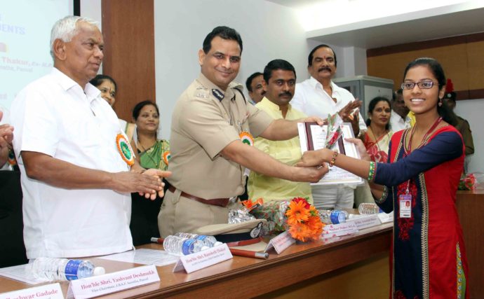 [:en]On the auspicious occassion of death anniversary of C. K. Thakur, a programme to felicitate meritorious students was organised today at ckt college khanda colony under the chairmanship of Loknete Ramsheth Thakur Hon. Mr Hemant Nagrale Police Commr Navi Mumbai, MLA Prashant Thakur and dignitories were present on this occassion.[:hi]जनार्दन भगत शिक्षण प्रसारक संस्थेचे स्फूर्तिस्थान स्व . चांगु काना ठाकूर यांच्या पुण्यस्मरणाचे औचित्य साधून लोकनेते रामशेठ जी ठाकूर यांचा अध्यक्षतेखाली '' गुणवंत विद्यार्थी सत्कार'' सोहळा सीकेटी महाविद्यालय खांदा कॉलोनी येथे आयोजित करण्यात आला होता . या कार्यक्रमास नवी मुंबई पोलीस आयुक्त हेमंत नागराळे , रायगड जिल्हा भाजप अध्यक्ष '' आमदार प्रशांत ठाकूर व पनवेल तालुक्यातील मान्यवर आदी उपस्थितीत होते .[:] &raquo; MLA Prashant Thakur