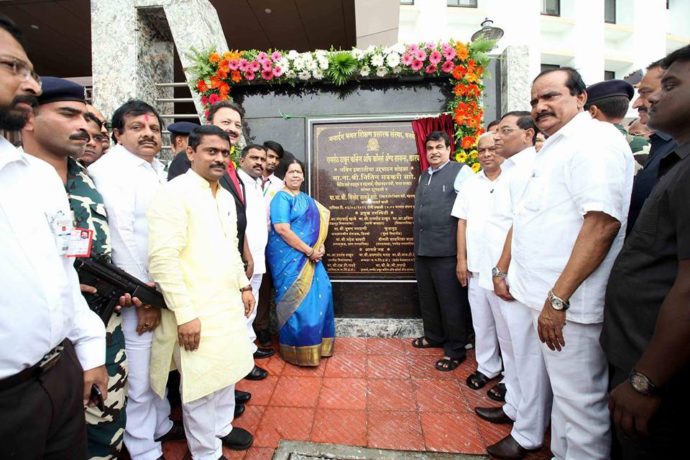 [:en]Hon Central Mi. Sh. Nitin Gadkari inaugurated newly constructed bldg of Sh Ramsheth Thakur Arts & Commers College of Commerce n Science of J. B. S. P. Sanstha at Kharghar. Loknete Sh. Ramsheth Thakur chaired the programme in the auspicious presence of MLA Smt MandaTai Mhatre ,Sh Prashant Thakur. ,CIDCO M D Sh. Bhushan Gagrani[:hi]जनार्दन भगत शिक्षण प्रसारक संस्थेच्या खारघर येथील श्री रामशेठ ठाकुर कॉलेज ऑफ कॉमर्स एन्ड सायन्स महाविद्यालयाच्या नवीन इमारतीचे उद्घाटन केंद्रीय मंत्री मा. ना . श्री नितिन गडकरी यांच्या हस्ते करण्यात आले . लोकनेते रामशेठ ठाकूर साहेब यांच्या अध्यक्षतेखाली झालेल्या उदघाटन सोहळ्यास रायगड जिल्हा अध्यक्ष भाजपा आमदार प्रशांत ठाकूर ,आमदार मंदा म्हात्रे , विधान परिषद सदस्य प्रवीण दरेकर ,सिडकोचे व्यवस्थापकीय संचालक भूषण गगराणी , मुंबई विद्यापीठाचे कुलगुरू संजय देशमुख आदी मान्यवर उपस्थित होते .[:] &raquo; आमदार प्रशांत ठाकूर