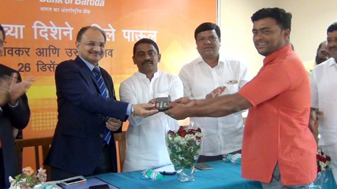 [:en]to give boost to the policy of cashless transactions announced by central govt. villagr panchayat usaeli kh. and shivkar in collaboration with BoI distributed free machines to small traders, shopkeepers at the hands of MLA prashant thakur appealed to the gatherings to avail the new Schemes announced by Govt every one should adopt cashless tranction daily. Hon.PM Narendra Ji Modi .sworn to digitise the country and he is taking steps accordingly.He told that the scheme of lucky draw on cashless payment announced by Govt.will be useful for common. man.[:hi]केंद्र सरकारच्या कॅशलेस व्यवहारास प्रोत्साहन देण्याच्या धोरणानुसार शिवकर व उसर्ली खुर्द ग्रामपंचायत आणि बँक ऑफ बडोदा यांच्या संयुक्त विद्यमाने स्थानिक व्यापारी, दुकानदार व छोटया व्यवसायिकांना रोकड विरहित यंत्राचे मोफत वाटप आमदार प्रशांत ठाकूर यांच्या हस्ते करण्यात आले.सरकारच्या नवनवीन योजनांचा लाभ घेण्यासाठी प्रत्येकाने डिजिटल होणे गरजेचे असून रोकड विरहित प्रणालीचा वापर त्यासाठी महत्वपूर्ण ठरणार आहे, असे प्रतिपादन भारतीय जनता पार्टीचे रायगड जिल्हाध्यक्ष आमदार प्रशांत ठाकूर यांनी शिवकर येथे आज केले. जगामध्ये भारत क्रमांक एकचा देश व्हावा, म्हणून पंतप्रधान नरेंद्र मोदी यांनी शपथ घेतली असून त्या अनुषंगाने काम सुरू आहे. डिजिटल पेमंटवर सरकारतर्फे लकी ड्रॉ योजना सुरू करण्यात आल्याचे सांगून आमदार प्रशांत ठाकूर यांनी कॅशलेससाठी ही योजना उपयुक्त ठरणार असल्याचे सांगितले. [:] &raquo; आमदार प्रशांत ठाकूर