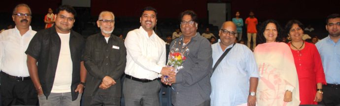 [:en]Final round of one act play mumbai and konkan divisional competition 'namely ''Atal karandak 2016' organised by c. k. thakur college with akhil bhartiya marathi natya parishad was held today at A.K.V.B.Phadke natyagruha panvel. . Dr arun jondhale principal of mahatma phule college while delivering the conclusion speech lauded the one act play competitions as it provides stage to new artists.[:hi]अखिल भारतीय मराठी नाटय परिषद पनवेल शाखा आणि चांगू काना ठाकूर महाविद्यालय यांच्या संयुक्त विद्यमाने आयोजित करण्यात आलेल्या मुंबर्इ व कोकण विभागस्तरीय ‘अटल करंडक 2016’ एकांकिका स्पर्धेच्या अंतिम फेरीचा आज पनवेलमधील आद्य क्रांतीवीर वासुदेव बळवंत फडके नाटयगॄहात शुभारंभ झाला . यावेळी प्रमुख मान्यवर म्हणून अभिनेते भरत सावले, अभिनेते जयवंत वाडकर, अभिनेते समीर खांडेकर, अखिल भारतीय मराठी नाटय परिषद पनवेल शाखेचे उपाध्यक्ष परेश ठाकूर, सिने¹नाटय निर्माती कल्पना कोठारी, ज्येष्ठ गजलकार ए.के.शेख मुंबर्इ विद्यापीठाच्या स्टुडंट वेल्फेअरचे संचालक डॉ .सुनिल पाटील आदी उपस्थित होते . यावेळीदर्जेदार एकांकिका स्पर्धेच्या माध्यमातून नवोदित कलाकारांना व्यासपीठ उपलब्ध करून देण्याचे काम होत आहे असे प्रतिपादन महात्मा फुले पनवेल महाविद्यालयाचे प्राचार्य डॉ.अरूण आंधळे यांनी केले .[:] &raquo; आमदार प्रशांत ठाकूर