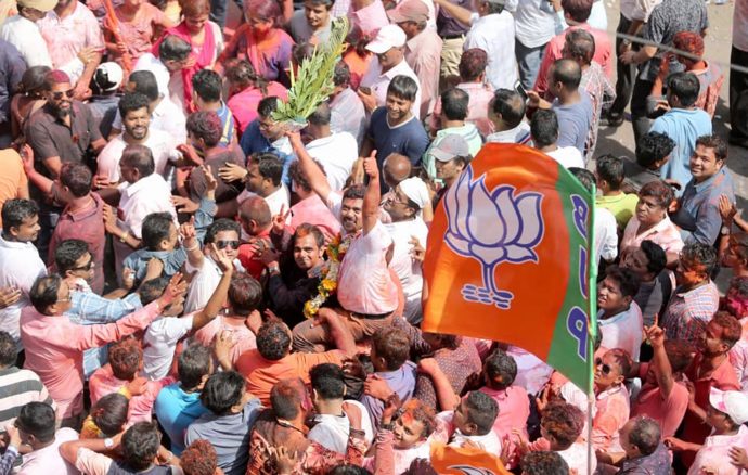 [:en]Shouting victory ... BJP's ...![:hi]जल्लोष विजयाचा...जल्लोष भाजपाचा...![:]