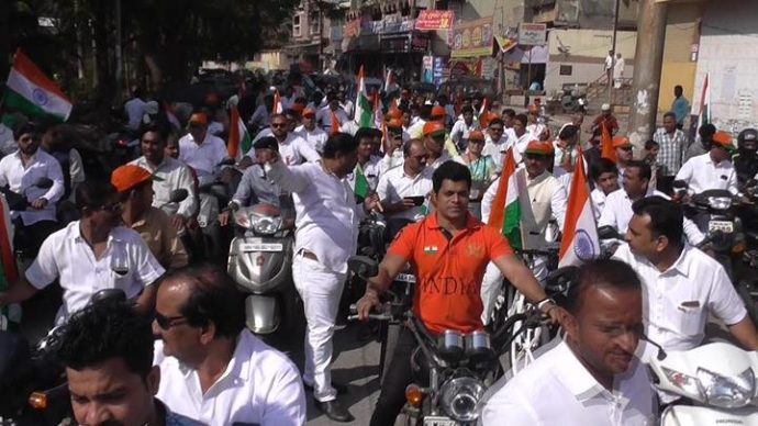 [:en]A rally named Tiranga Rally was organised by BJP Panvel on the Eve of Republic Day the 26th January 2018 as a part to promote community harmony. This Rally commenced from BJP Panvel office, participated by civilians,bjp workers and office bearers[:hi]प्रजासत्ताक दिनाचे औचित्य साधून काळ दिनांक २६ जानेवारी २०१८ रोजी देशभरात भाजपच्या वतीने 'तिरंगा रॅली' काढण्यात आली. एकात्मतेचा संदेश देणारी ही रॅली पनवेल भाजपच्या वतीनेही काढण्यात आली. प्रजासत्ताक दिनाच्या ध्वजारोहणानंतर भाजपच्या मध्यवर्ती कार्यालयातून शहरात 'तिरंगा एकता रॅली' काढण्यात आली. रॅलीचा शुभरंभात भाजपचे पदाधिकारी, कार्यकर्ते आणि नागरीक मोठ्या संख्येने सहभागी झाले होते. या रॅलीच्या माध्यमातून एकतेचा संदेश देण्यात आला.[:]