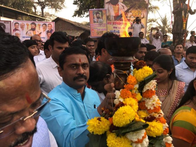 [:en]On the Eve of 135th Memory Day of renowned revolutionary Vasudev Balwant Fadke  visited his birth place Shirdhon  his statue and welcomed the Kranti jyot. [:hi]आद्य क्रांतिकारक वासुदेव बळवंत फडके यांच्या १३५ व्या स्मृतिदिनानिमित्त पनवेल तालुक्यातील शिरढोण येथील त्यांच्या पवित्र स्मृतीस पुष्पहार घालून अभिवादन केले . यावेळी आद्य क्रांतिकारक वासुदेव बळवंत फडके यांच्या स्मृतीदिनानिमित्त काढण्यात आलेल्या क्रांतीज्योतीचे स्वागत केले[:] 1