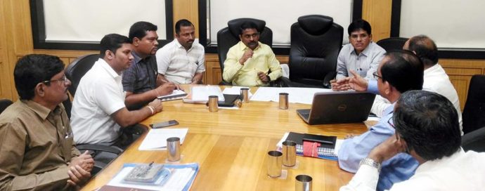 [:en]A meeting was arranged with MJP Officers to discuss the incessant water supply to the Panvel Muncipal Corporation area considering the present and increasing population of the area in the future.[:hi]#पनवेल महापालिका हद्दीतील गावांना मुबलक #पाणी मिळण्यासाठीचे पहिले पाऊल #अमृत_योजने च्या माध्यमातून पडणार आहे. लोकसंख्या व भविष्यकाळाचा वेध घेता पनवेल महापालिका हद्दीतील गावांना व शहरांना पिण्याच्या पाण्याची कमतरता भासू नये, यासाठी योग्य त्या उपाययोजना झाल्या पाहिजेत त्या अनुषंगाने आम्ही प्रयत्नशिल असून महाराष्ट्र जीवन प्राधिकरणच्या अधिकाऱ्यांसोबत या संदर्भात बैठक घेण्यात आली. [:] &raquo; MLA Prashant Thakur