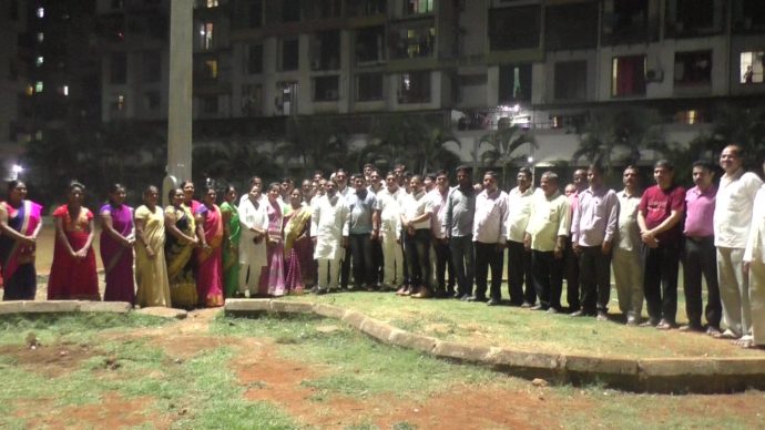 [:en]Inauguration ceremony of high mast lamps in the garden situated at Kalamboli's sector 2e,4e,5e,10 and 11 took place. Efforts of Standing coming Chairman Shri Amar Patil were appreciated at the time. [:hi]भारतीय जनता पार्टी, पनवेल व स्थायी समिती सभापती अमर अरुण पाटील यांच्या प्रयत्नाने कळंबोली मधील सेक्टर २ ई, ४ ई, ५, ५ ई, १० आणि ११ येथील उद्यानात 'हायमास्ट दिवे' लावण्यात आले असून याचे उद्घाटन करण्यात आले.[:] 1