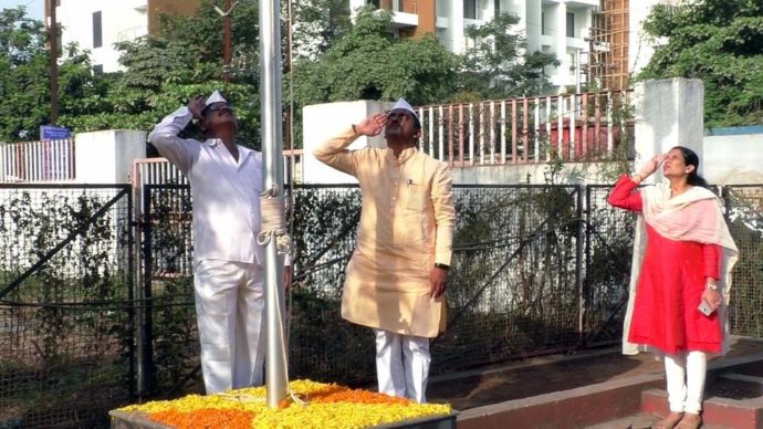 [:en]1 may 2018  - On the occasion of Maharashtra Day, the flag was hoisted at Panvel tehsil office[:hi]महाराष्ट्र राज्य स्थापनेचा ५८ वर्धापन दिनाचा समारंभ पनवेल येथील तहसिल कार्यालय मैदानावर मोठ्या उत्साहात पार पडला. या समारंभात आपण ध्वजारोहण केले. [:] 1