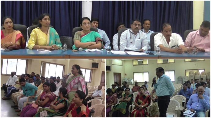 [:en]To redress the grievances arising out of constant load shading in and around Panvel City and to seek solutions on them , a meeting was organised at Shri Ramsheth Samajik Vikas Mandal sabhagruh. Mrs Pushpa Chavan,Chief Engineer attended the meeting .The descripancies in electric supply and remedies thereon were discussed at length in the meeting. The Chief Engineer assured to take appropriate measures.[:hi]पनवेलमध्ये अनेक विभागात लोडशेडींगची समस्या अद्यापही कायम आहे. त्यामुळे नागरीकांची गैरसोय होत असते. या संदर्भात श्री. रामशेठ ठाकूर सामाजिक विकास मंडळाच्या सभागृहात एमएसईबीचीच्या मुख्य अभियंता पुष्पा चौहान यांच्यासोबत बैठकीचे आयोजन करण्यात आले होते. या बैठकीत वीज पुरवठ्यातील त्रुटी आणि त्या संदर्भातील समस्यांबाबत सविस्तर चर्चा करण्यात आली. या समस्येबद्दल लवकरच योग्य त्या उपाययोजना केल्या जातील. [:] 1