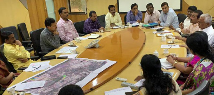 [:en]A meeting was held in Nirmal Bhawan in Mumbai on Thursday in connection with the problems of affected farmers and fishermen of Sewri-Nhava Sheva Trans Harbour Link (MTHL).[:hi]न्हावा-शिवडी सागरी महामार्ग (एमटीएचएल) बाधित शेतकरी व मच्छीमारांच्या प्रश्नासंदर्भात मुंबईतील निर्मल भवनमध्ये गुरुवारी बैठक पार पडली.[:] 1