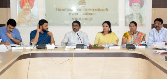 [:en]The meeting was organised under the chairmanship of the Assembly members in the Revenue Hall of District Collectorate to prepare the draft of District Annual Plan 2019-20 for District Planning Committee.[:hi]जिल्हा नियोजन समितीची जिल्हा वार्षिक योजना सन २०१९-२० चा प्रारुप आराखडा तयार करण्यासाठी कार्यान्वयीन यंत्रणांची बैठक जिल्हाधिकारी कार्यालयाच्या राजस्व सभागृहात विधानसभा सदस्य यांच्या अध्यक्षतेखाली संपन्न झाली.[:] 1