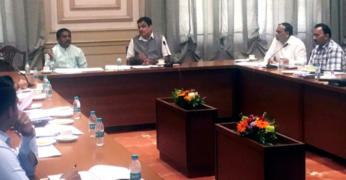 [:en]A meeting was held in Mumbai under the chairmanship of Union Minister Nitin Gadkari regarding the work of Panvel-Kalamboli to JNPT Highway.[:hi]पनवेल-कळंबोली ते जेएनपीटी महामार्गाच्या कामासंदर्भात केंद्रीय मंत्री मा. श्री. नितीन गडकरी (Nitin Gadkari) यांच्या अध्यक्षतेखाली मुंबई येथे सह्याद्री अतिथीगृहात आढावा बैठक झाली.[:] 1