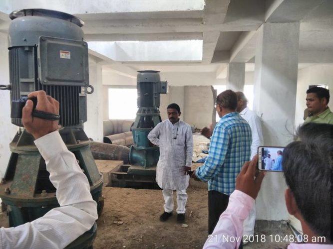 [:en]A water tank was inspected at Karanjade sector 2. At this time, Karna Shelar (Gram panchayat president) Nathbhai Parvad (member of the village), Pradeep Mundkar (Sarpanch, Chinchpada) and the villagers were present.[:hi]करंजाडे सेक्टर २ येथे पाण्याच्या टाकीची पाहणी करण्यात आली. यावेळी कर्णा शेलार (ग्रामपंचायत अध्यक्ष) नाथाभाई परवाड (ग्रामपंच्यात सदस्य), प्रदीप मुंडकर (सरपंच, चिंचपडा) व ग्रामस्थ उपस्थित होते. [:] 1