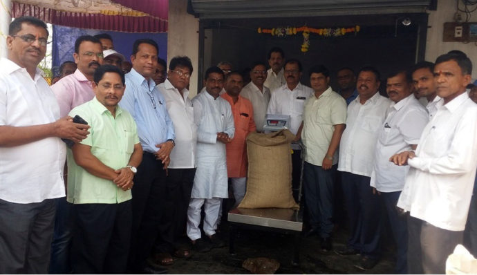 [:en]The inauguration of rice procurement center at Pen was organized by the Maharashtra State Co-op Marketing Federation under the 'KaalBhairav Navinyapurn Seva Sahkari Sanstha'[:hi]'कालभैरव नावीन्यपूर्ण सेवा सहकारी संस्था' शासकीय आधारभूत योजनेअंतर्गत महाराष्ट्र स्टेट को-ऑप मार्केटींग फेडरेशनच्या वतीने पेण येथे भात खरेदी केंद्रच्या उद्घाटनाचे आयोजन करण्यात आले[:] 1