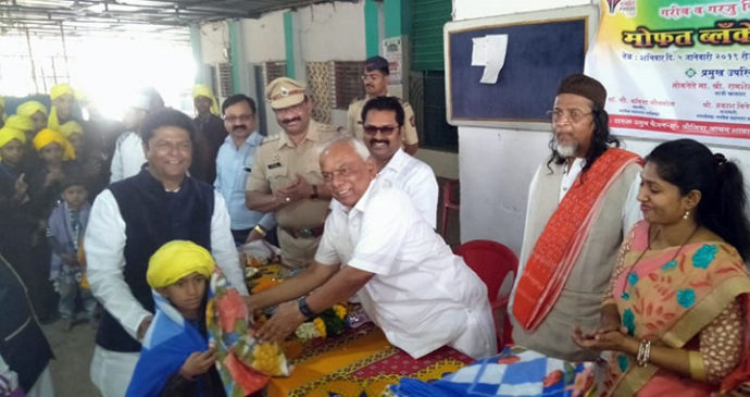 [:en]A free blanket distribution program was organized by Panvel Press Club[:hi]पनवेल प्रेस क्लबच्या वतीनं गरीब आणि गरजू विद्यार्थ्यांना मोफत ब्लँकेट वाटप कार्यक्रमाचे आयोजन करण्यात आले होते.[:] 1