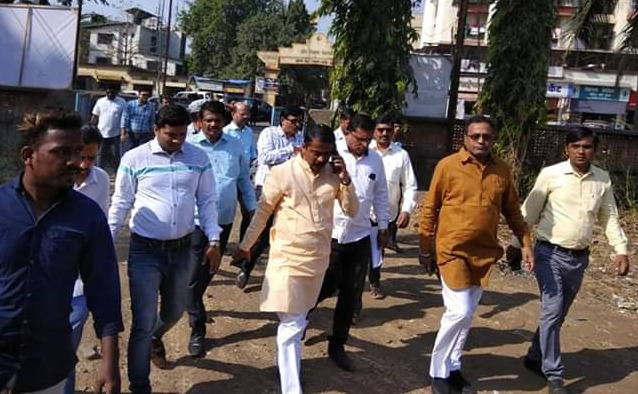 [:en]The work has been undertaken for the installation of new water pipelines, hygiene cleaning of the drainage channels, etc. in Kalamboli colony.[:hi]कळंबोली वसाहतीत नवीन जलवाहिन्या टाकणे, मलनिःसारण वाहिन्यांची हायफ्लो सफाई आदी कामे हाती घेण्यात आले आहेत. [:] 1