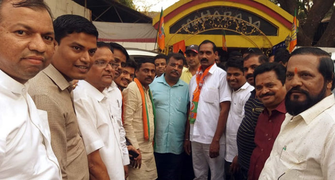 [:en]Govind Nana Bhoir, former Sarpanch of Gulsunde Group Gram Panchayat, has publicly entered the Bharatiya Janata Party.[:hi]गुळसुंदे ग्रुप ग्रामपंचायतीचे माजी सरपंच श्री. गोविंद नाना भोईर यांनी भारतीय जनता पार्टीत जाहीर प्रवेश केला.[:] 1