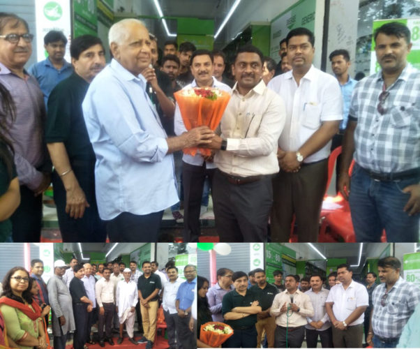 [:en]On the initiative of ex-students of IIT Bombay, new medical stores, called 'genericco', were established in Kharghar. I got the chance to inaugurate this medical.[:hi]आय आय टी बॉम्बेच्या माजी विद्यार्थ्यांच्या पुढाकाराने खारघर येथे `जेनेरिको' हे नवीन मेडिकल म्हणजेच औषधांचे दुकान उभारण्यात आले. या मेडिकलच्या उद्घाटनाची मला संधी लाभली.[:] 1