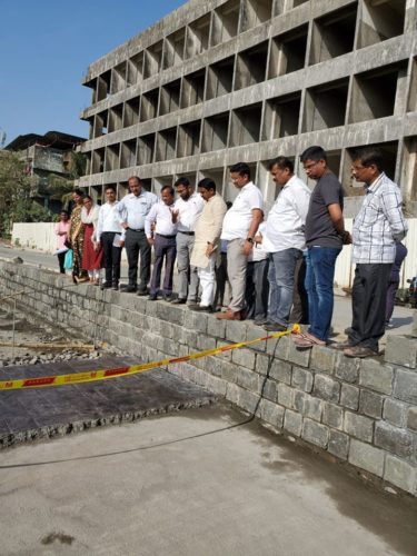 [:en]Visited and Inspected the beautification work of Vadale lake alongwith corporates and officers of PMC and issued necessary instructions.[:hi]पनवेल शहरातील वडाळे तलावाच्या सुशोभीकरणाचे काम सुरु आहे. या कामाची पहाणी करून संबधित अधिकाऱ्यांना आवश्यक त्या सुचना दिल्या. या वेळी पनवेल महानगरपालिकेचे नगरसेवक, अधिकारी उपस्थित होते.[:] 1
