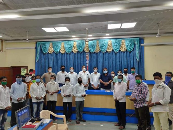 [:en]On the occasion of 70 th birthday of our beloved Prime Minister Shri Narendraji Modi, during service week,through Ramsheth Thakur Samajik Vikas Mandal while free specs were distributed to Adivasi brothers at Market Yard Panvel. BJP Panvel Taluka President Shri Arunshet Bhagat was the chief guest while Vice President Pralhad Koni,Taluka Sarchitnis Bhupendra Patil,Z.P.member Amit Jadhav, Shekhar Shelke ,Yuva padadhikari Anand Dhavale,Vishwajit Patil and several party workers were present on this occasion. [:hi]मा. पंतप्रधान नरेंद्रजी मोदी यांच्या वाढदिवसानिमित्त सेवासप्ताह अंतर्गत पनवेल मा.तालुका अध्यक्ष अरुणशेठ भगत यांच्या उपस्थितीत  आदिवासी समाजातील बांधवाना रामशेठ ठाकुर सामजिक विकास मंडल मार्केट यार्ड येथे मोफत चष्मा वाटप करण्यात आले. सोबत जिल्हा उपाध्यक्ष प्रल्हाद केणी, तालुका सरचिटणीस पं. स. सदस्य भुपेंद्र पाटील,जि.प. सदस्य अमित जाधव,शेखर शेलके,युवा अध्यक्ष आनंद ढवळे ,युवा सरचिटणीस विश्वजीत पाटील, आदी कार्यकर्ते उपस्थीत होते.[:] 1