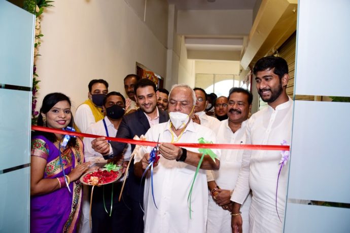 [:en]Loknete and ex M.P. Shri Ramsheth Thakur inaugurated the newly created office of Vaibhav Infra Pvt.Ltd.[:hi]वैभव देशमुख इन्फ्रा प्रा. लि.च्या नवीन कार्यालयाचे उद्घाटन[:] 1