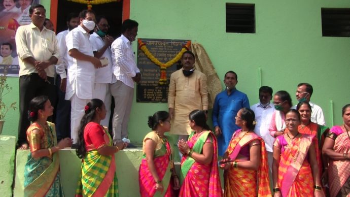 [:en]Inauguration of new office of Chindhran Grampanchayat of Panvel taluka held on Sunday. This new office will help in providing various facilities to the residents in a better way.[:hi]तालुक्यातील चिंध्रण ग्रामपंचायतीच्या नवीन कार्यालयाचे रविवारी उद्घाटन करण्यात आले. या कार्यालयामुळे चिंध्रण ग्रामपंचायत हद्दीतील ग्रामस्थांना आता अधिक चांगल्या पद्धतीने सेवा उपलब्ध होणार आहेत.[:] 1