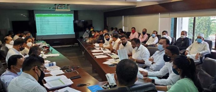[:en]Led the delegation at CIDCO Bhavan consisting of MLA Shri.Baldi,Mayor ,Dy.Mayor,Leader of the House Shri Paresh Thakur,Standing Committee Chairman Shri Santosh Shetty, Councillors and office bearers and discuss ed with the CIDCO officials about various problems being faced by CIDCO colony residents.[:hi]सिडको विभागातील नागरिक समस्यांबाबत सिडको भवन येथे शिष्टमंडळ भेट घेतली[:] 1