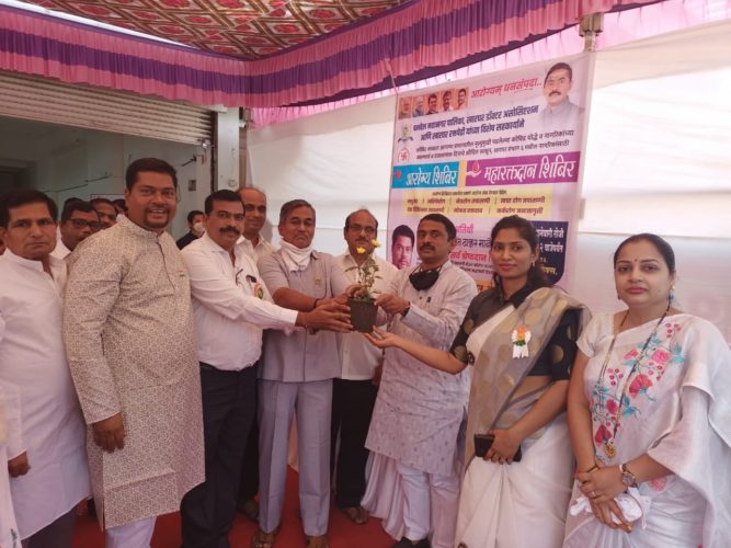 [:en]A blood donation along with Health Camp for the benefit of citizens was organised[:hi]आरोग्य शिबीर आणि महारक्तदान शिबिराचे आयोजन[:] 1