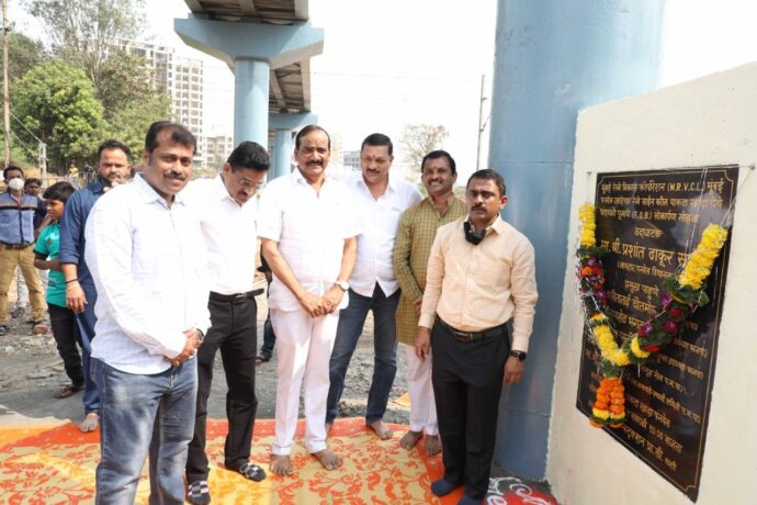 [:en]Dedication ceremony of Pedestrian Bridge (F.O.B.) constructed through Mumbai Rail Vikas Corporation on the harbor line at Dhakta Khanda village was held .[:hi]धाकटा खांदा येथे पादचारी पूलाचा (F.O.B.)लोकार्पण[:] 1