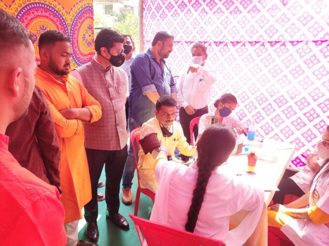 [:en]On the occasion of Shiv Jayanti, a blood donation camp[:hi]शिवजयंती निमित्त रक्तदान शिबिर[:] 1