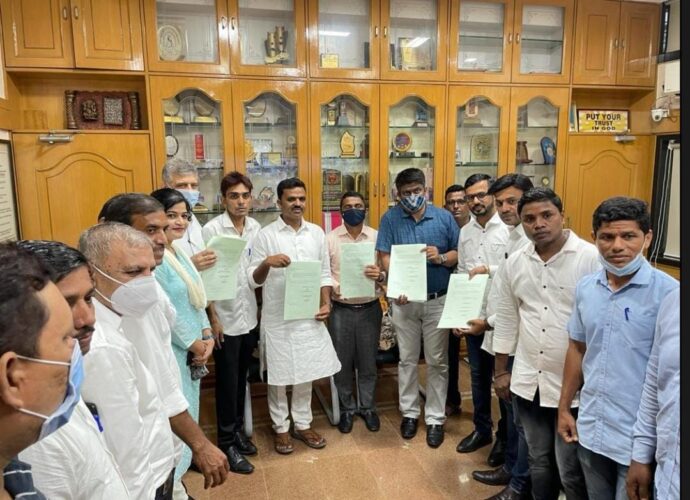 [:en]Historic agreement in the kamgar Union[:hi]कामगार विश्वातील ऐतिहासिक करार...[:] 1