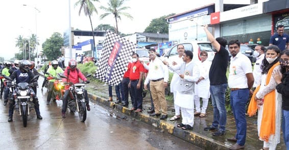 [:en]Also flagged off the AOG Motorcycle Rally[:hi]प्रियंका टीव्हीएस शोरूम आयोजित -मोटारसायकल रॅली [:] 1