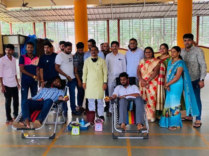 [:en]blood donation camp[:hi]रक्तदान शिबिर[:] 1