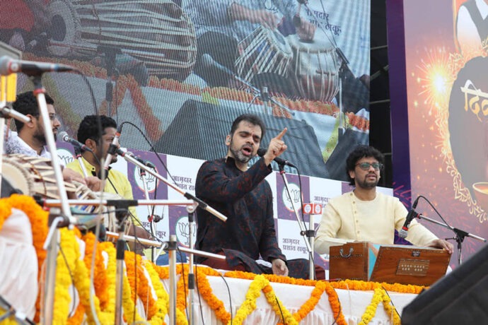 [:en]Bharatiya Janata Yuva Morcha (BJYM) Panvel today organized a Diwali Pahat[:hi]भारतीय जनता युवा मोर्चा पनवेलतर्फे वडाळे तलावाजवळ दिवाळी पहाट[:] 1