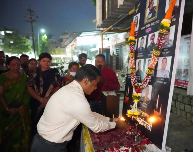 [:en]JAI HIND ![:hi]देशासाठी ज्यांनी अर्पिले आपुले प्राण, त्या सर्व शहिदांच्या बलिदानास साश्रु नयनांनी सलाम[:] 1