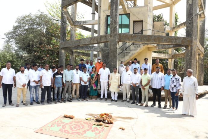 [:en]Through BJP Panvel, several developmental works have been undertaken within Panvel Assembly Constituency. Bhoomipujan ceremony of such works in the Devad grampanchayat area was held.[:hi]भारतीय जनता पार्टी, पनवेल मार्फत पनवेल विधानसभा मतदार संघात विविध विकासाची कामे सुरू आहेत. त्यानुसार आमदार निधीतून व देवद ग्रामपंचायतीच्या निधीतून करण्यात येणाऱ्या विकासकामांचा भूमिपूजन करण्यात आले आहे.[:] 1