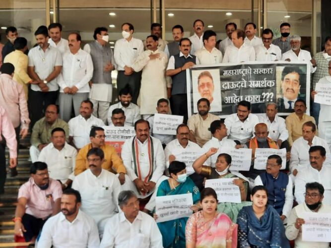[:en]Resignation of Minorities Minister Nawab Malik [:hi]अल्पसंख्यांक मंत्री नवाब मलिक यांनी राजीनामा द्यावा[:] 1