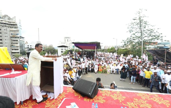 [:en]CIDCO Gherao Agitation - To give Loknete D.B.Patil's name to the Navi Mumbai International Airport[:hi]नवी मुंबई आंतरराष्ट्रीय विमानतळाला 'दिबां’चे नाव देण्यासाठी भूमिपुत्रांचे "सिडको घेराव आंदोलन"[:] 1