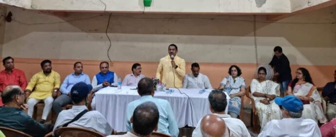 [:en]Interacted with the residents of Kendriya Vihar Sankul in Kharghar Sector 11and during the interaction[:hi]खारघर सेक्टर 11मधील केंद्रीय विहार संकुलातील रहिवाशांसोबत सुसंवाद साधला[:] 1